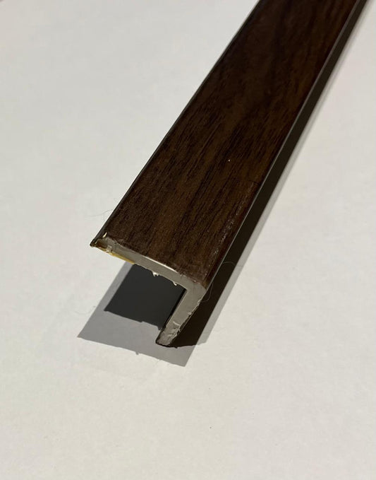 Esquinero PVC Nogal 2,9 mts x 2,5 cm